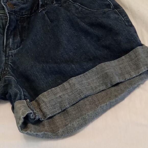 Old Navy Women's Size 6 Blue Jean Shorts with Cuffed Hem. Athleisure, Summer - Picture 3 of 7